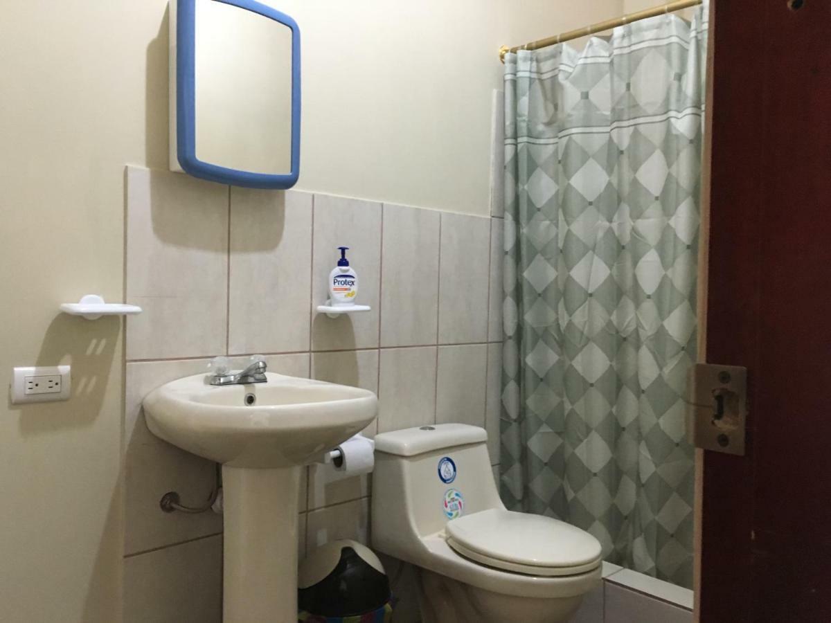 Casa Roja Hostel Montanita Luaran gambar